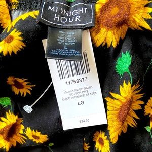 Hot Topic ‘Midnight Hour’ Front Button Dress 🌻